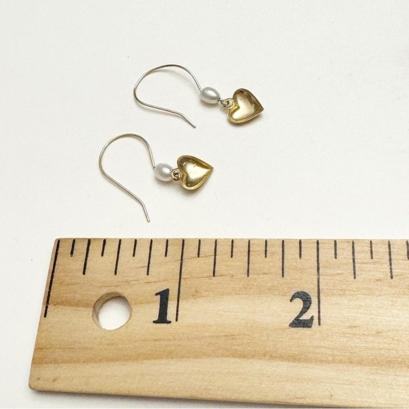 Dainty Heart Pearl Earrings 14k Yellow Gold Vintage - Picture 8 of 8
